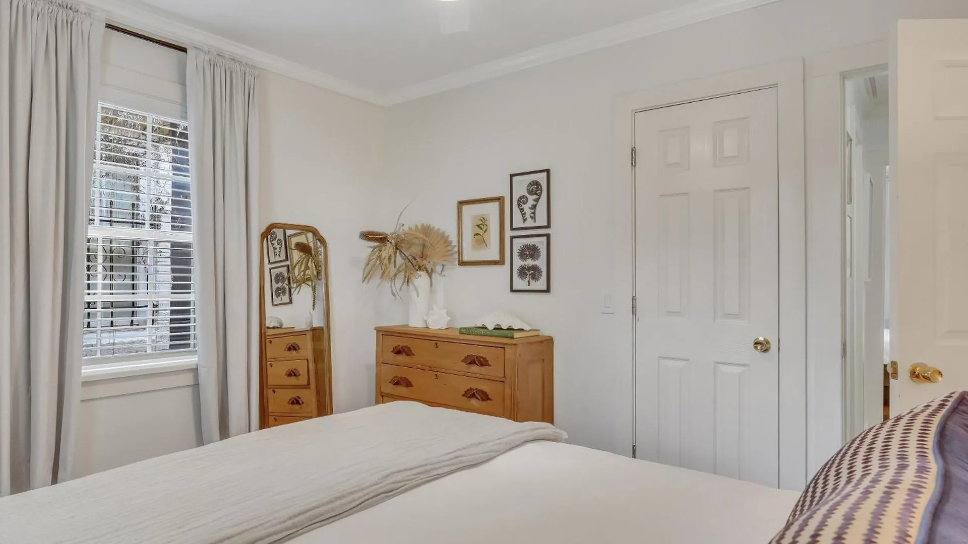 Charming Cottage Near Forsyth Park Heated Pool Access Walk To Restaurants Historic Sites More 1390 Savannah Сasa de vacaciones