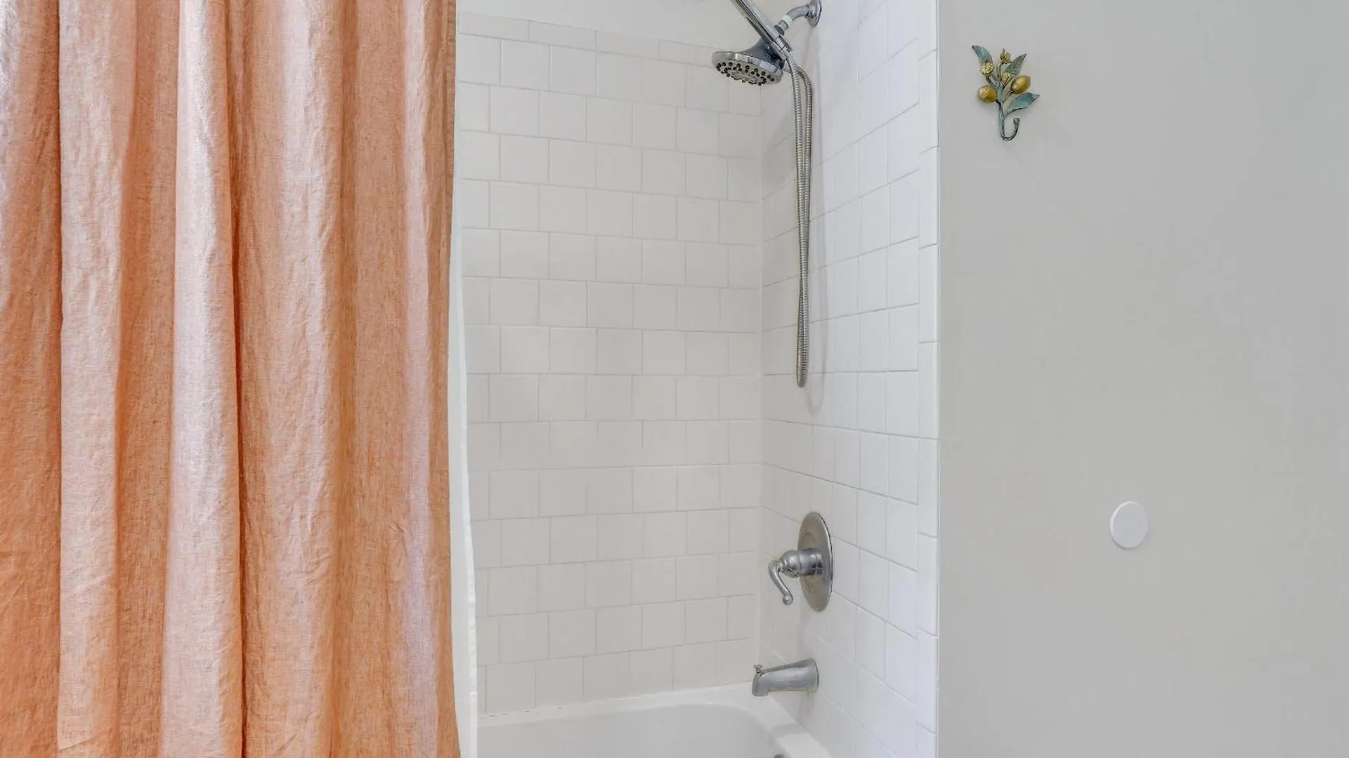Charming Cottage Near Forsyth Park Heated Pool Access Walk To Restaurants Historic Sites More 1390 Savannah