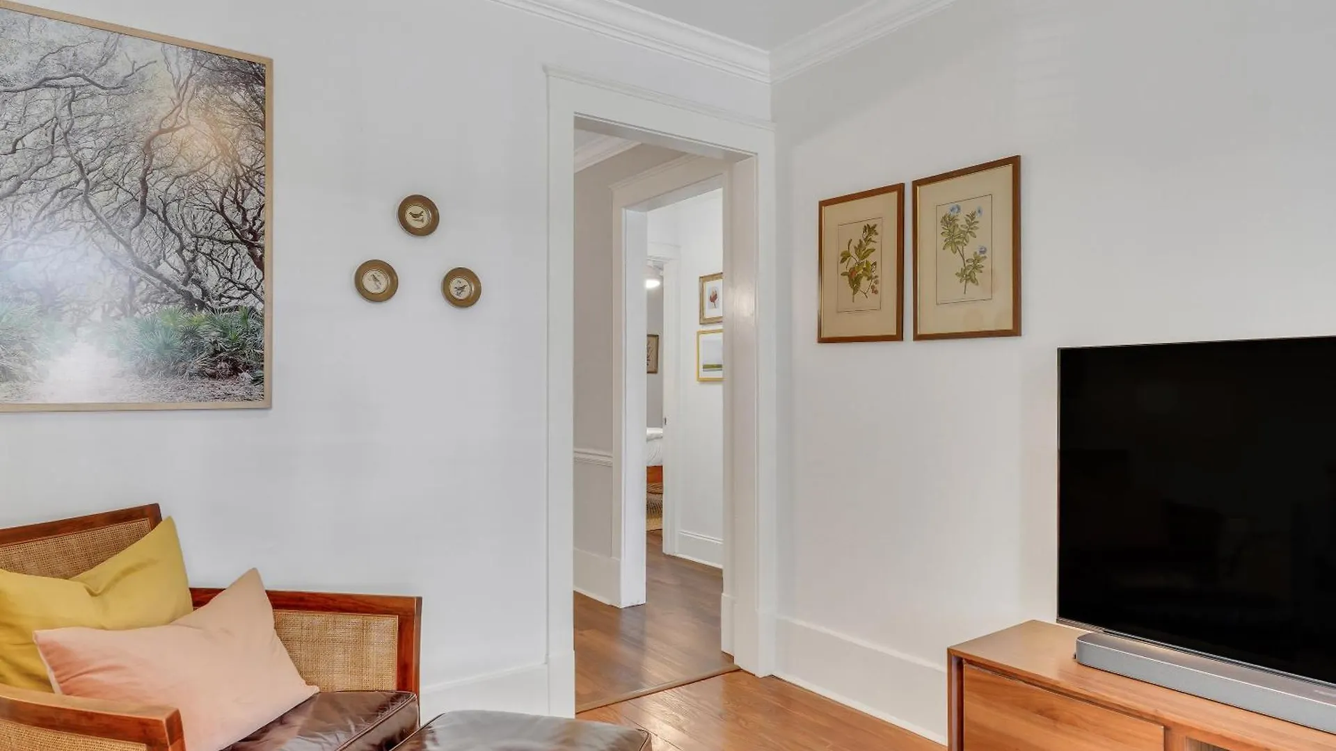 Charming Cottage Near Forsyth Park Heated Pool Access Walk To Restaurants Historic Sites More 1390 Savannah Сasa de vacaciones