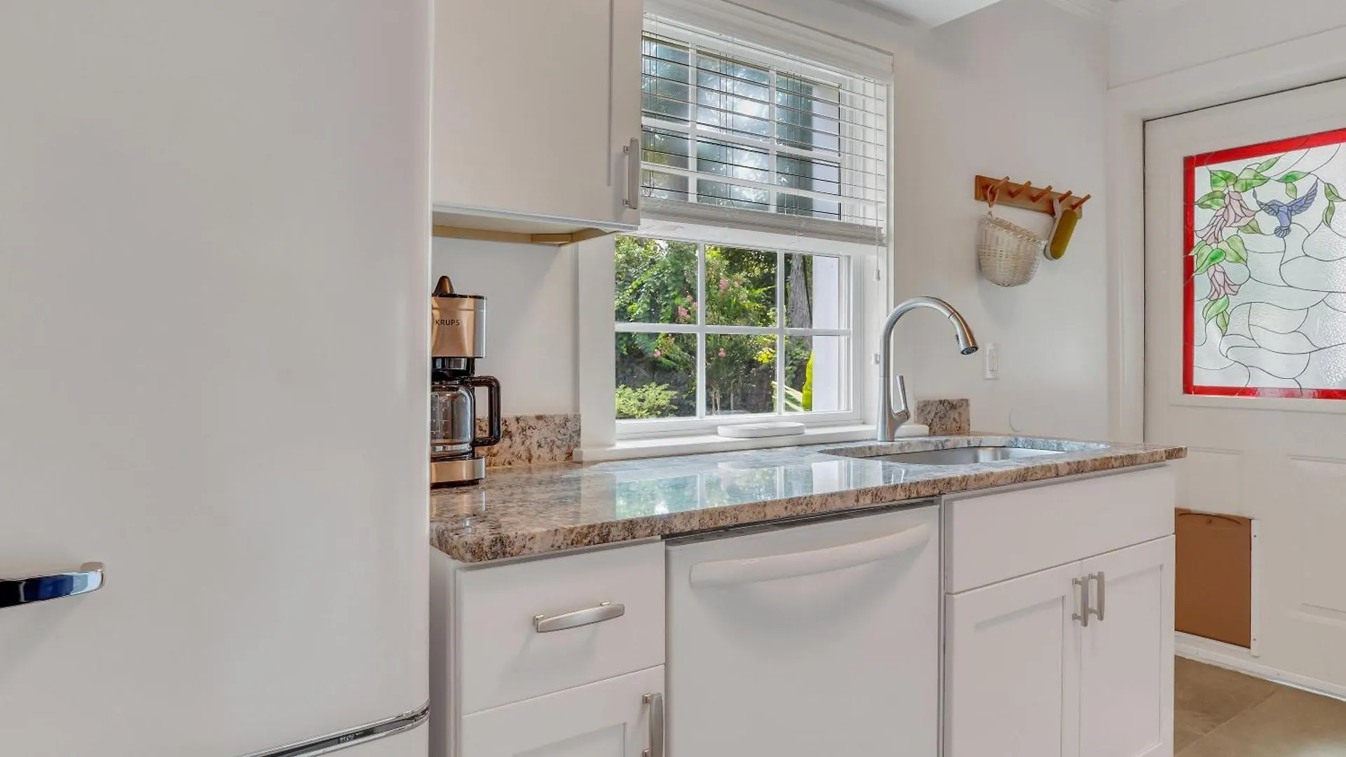 Charming Cottage Near Forsyth Park Heated Pool Access Walk To Restaurants Historic Sites More 1390 Savannah Сasa de vacaciones
