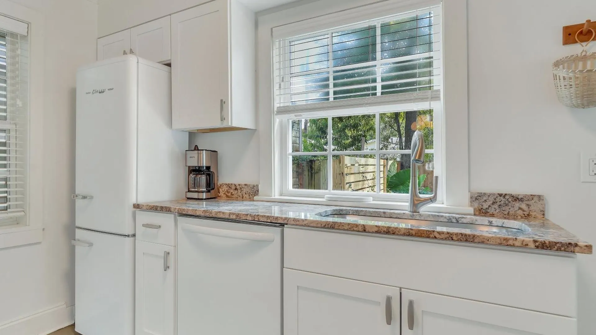 Сasa de vacaciones Charming Cottage Near Forsyth Park Heated Pool Access Walk To Restaurants Historic Sites More 1390 Savannah Estados Unidos